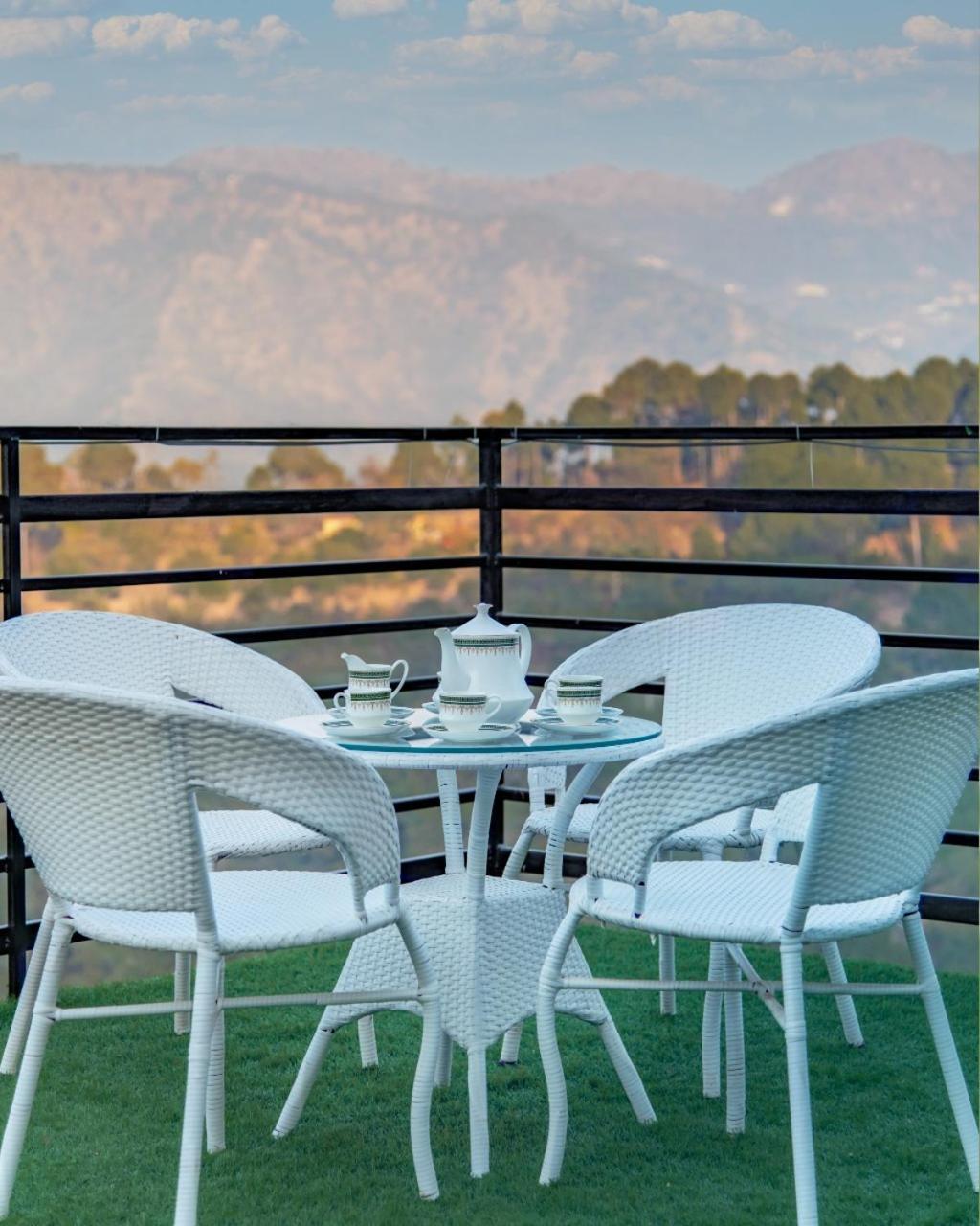 Mystic Kasauli I Pvt Balcony I Peacefull Area I Serviced Apt I By Exotic Stays Extérieur photo